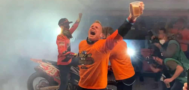 Un burn pour fêter la victoire ! Un burn pour fêter la victoire !